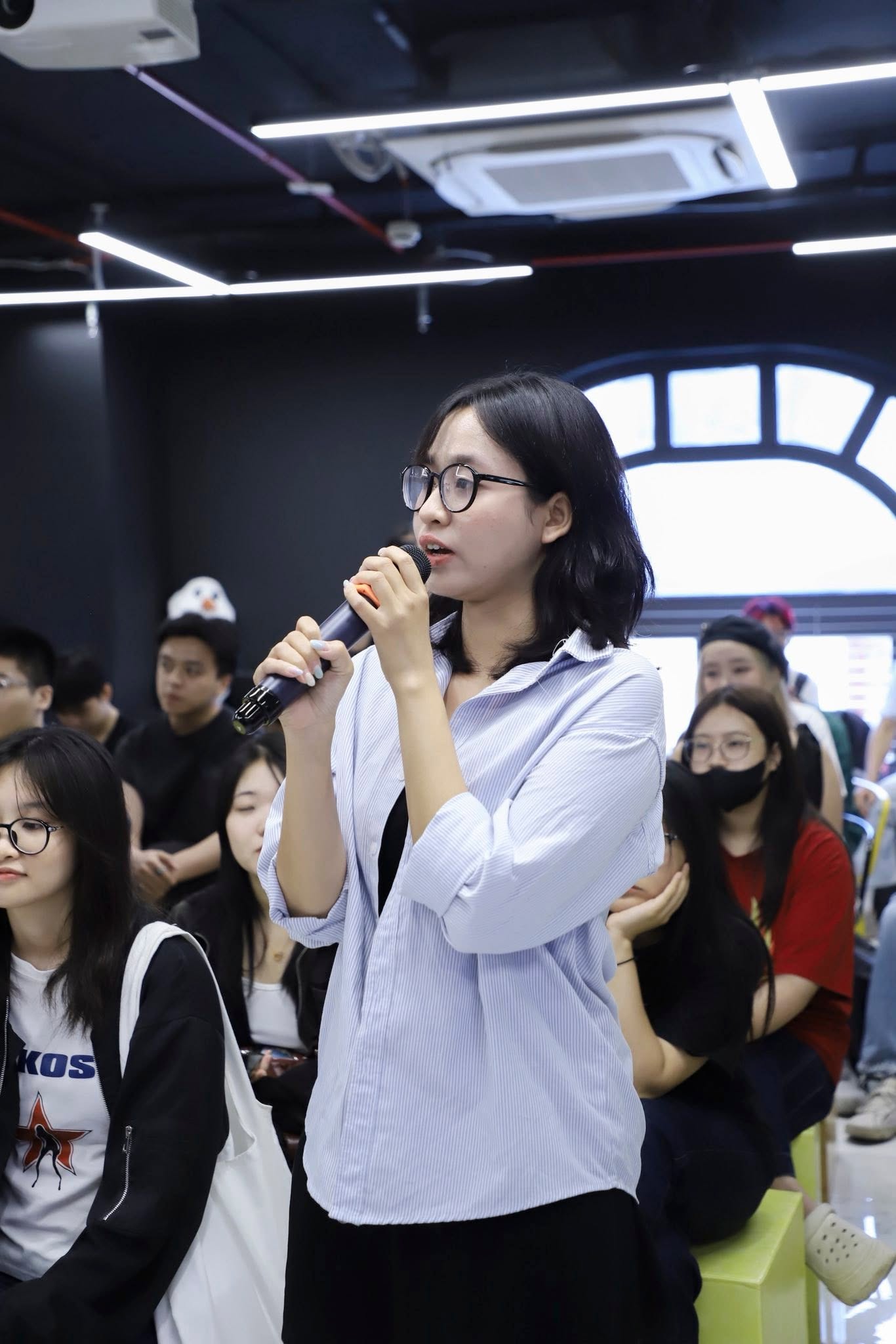 Talkshow “Visual Stage - Visualize your career”: Mở cánh cửa bước vào thế giới đứng sau những sân khấu triệu cảm xúc Talkshow “Visual Stage - Visualize your career”: Mở cánh cửa bước vào thế giới đứng sau những sân khấu triệu cảm xúc