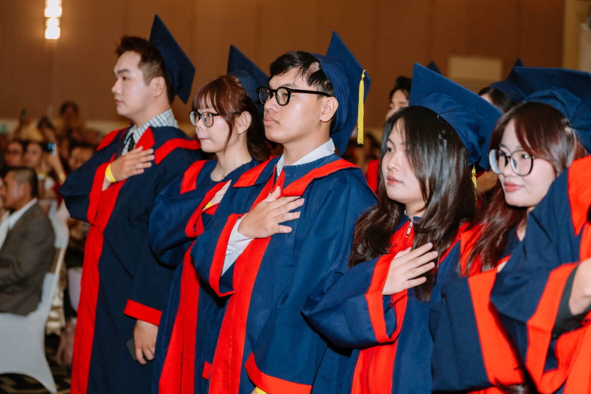 Lễ tốt nghiệp 2026: Vinh danh 673 tân khoa, sẵn sàng tỏa sáng trên hành trình mới Lễ tốt nghiệp 2026: Vinh danh 673 tân khoa, sẵn sàng tỏa sáng trên hành trình mới