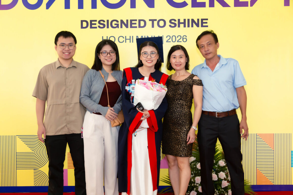 Lễ tốt nghiệp 2026: Vinh danh 673 tân khoa, sẵn sàng tỏa sáng trên hành trình mới Lễ tốt nghiệp 2026: Vinh danh 673 tân khoa, sẵn sàng tỏa sáng trên hành trình mới