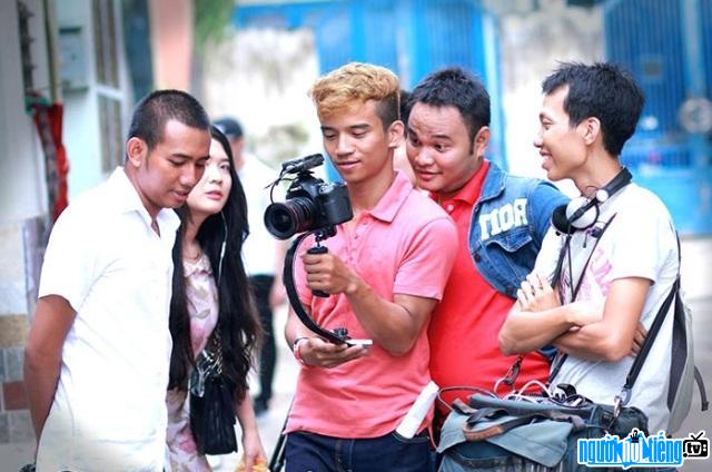 Đạo diễn FAPTv - Kẻ 'học ngu' làm nên thành tích khủng đâu chỉ nhờ đam mê mà còn là bươn chải
