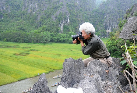 Thầy Bùi Đăng Thanh tác nghiệp