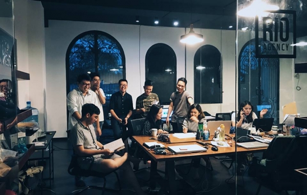 Tùng Juno & Rio Creative: Từ cậu học sinh bị bắt nạt đến thương hiệu tên tuổi ngành sáng tạo